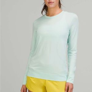 Lululemon Lind sleeved workout top, size 6